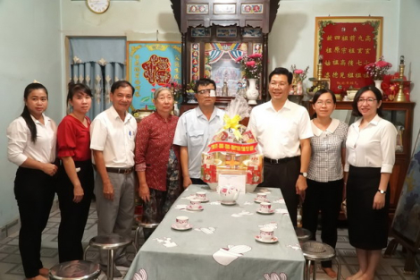 Phó Bí thư Tỉnh uỷ Nguyễn Mạnh Hùng thăm gia đình chính sách, người có công với cách mạng