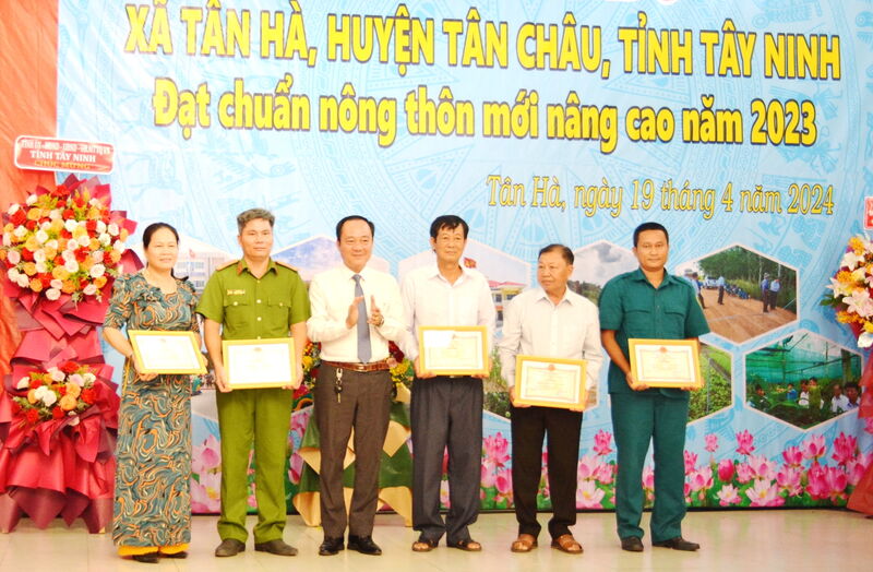 Xã Tân Hà, huyện Tân Châu: Xây dựng nông thôn mới nâng cao góp phần nâng cao đời sống vật chất, tinh thần của người dân