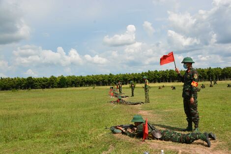 Chiến sĩ mới Trung đoàn 174 nỗ lực “về đích”