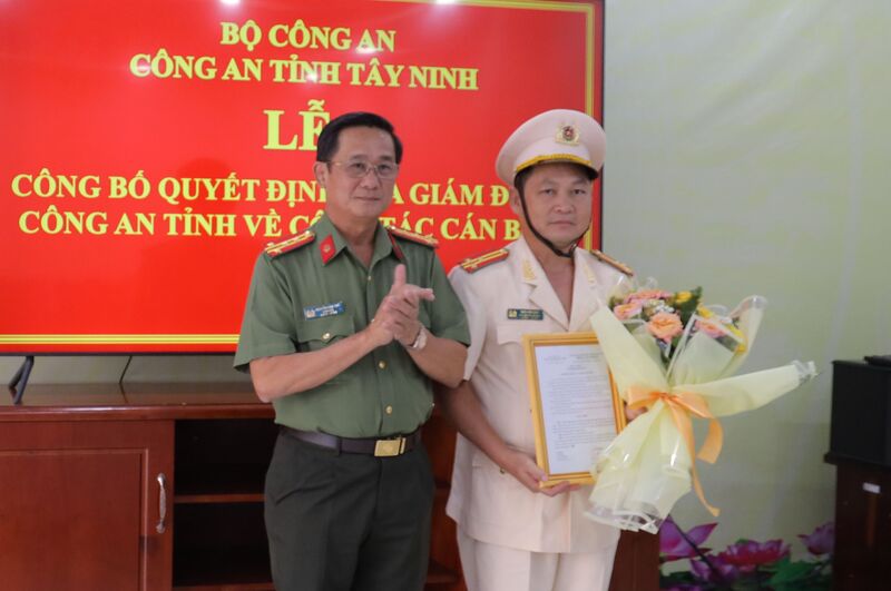 Công an Tây Ninh công bố quyết định điều động cán bộ