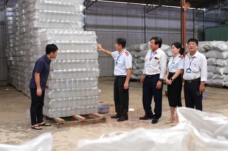 Phạt 17 triệu đồng một doanh nghiệp sản xuất nước uống đóng chai ở Tân Châu