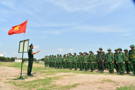 Chiến sĩ mới Tiểu đoàn huấn luyện cơ động thực hành 3 tiếng nổ