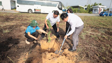 Công đoàn ngành Nông nghiệp và Phát triển nông thôn phát động “Trồng cây đời đời nhớ ơn Bác Hồ”