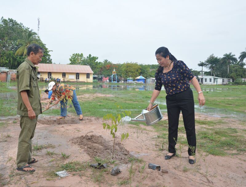 Tân Châu phát động phong trào trồng cây “Đời đời nhớ ơn Bác Hồ”