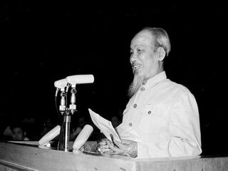 Kỷ niệm 134 năm Ngày sinh Chủ tịch Hồ Chí Minh:
'Chủ tịch Hồ Chí Minh - Biểu tượng về hòa bình của nhân dân Việt Nam và thế giới'