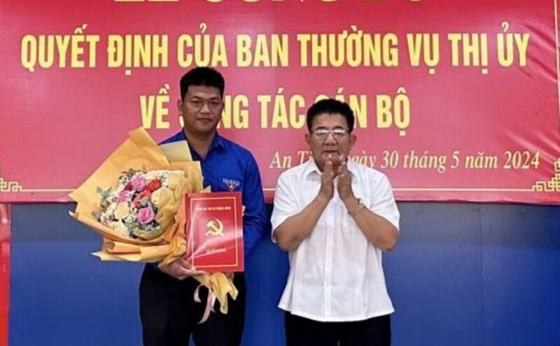 Trảng Bàng trao quyết định về công tác cán bộ