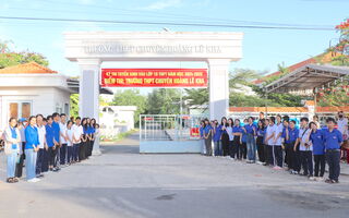 Gần 870 thí sinh bắt đầu thi môn chuyên vào trường THPT Chuyên Hoàng Lê Kha