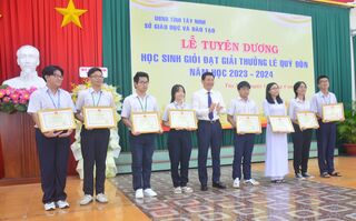 516 học sinh nhận giải thưởng Lê Quý Đôn
