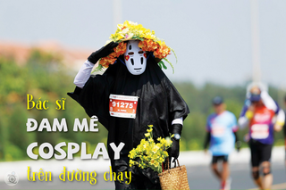 Bác sĩ đam mê cosplay trên đường chạy