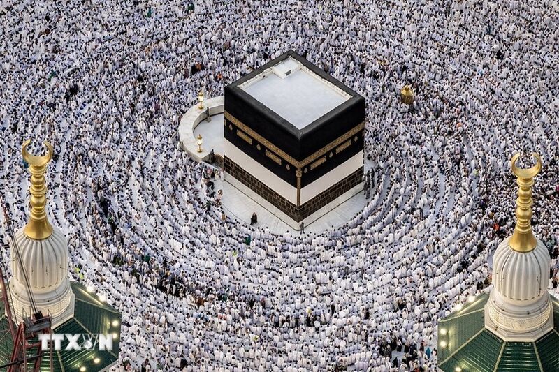 Hàng triệu người vượt nắng nóng dự lễ hành hương Hajj ở Saudi Arabia