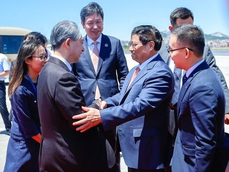 Thủ tướng vừa tới Liêu Ninh, bắt đầu các hoạt động tại Trung Quốc
