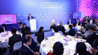 Thủ tướng Phạm Minh Chính chủ trì thảo luận với lãnh đạo các tập đoàn lớn của WEF