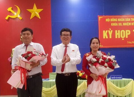 Ông Nguyễn Văn Ngách được bầu giữ chức danh Phó Chủ tịch HĐND thị xã Trảng Bàng