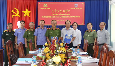 Sở Tư pháp - Công an Tây Ninh: Ký kết chương trình phối hợp về trực trợ giúp pháp lý trong điều tra hình sự