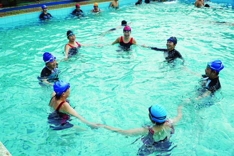 Lớp học bơi vui khoẻ