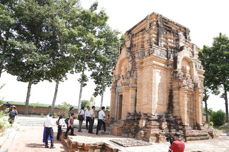 Còn nhiều hạn chế