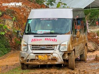 Sạt lở ở Hà Giang: Người phụ nữ thoát chết do say xe, xin xuống giữa đường