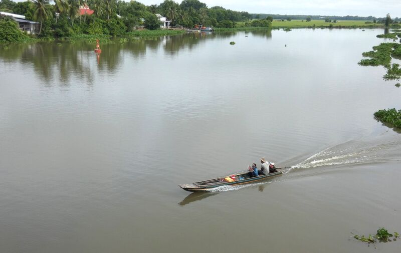 Một vùng sông qua Bến Sỏi