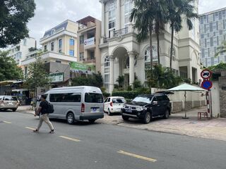 Cảnh sát xuất hiện tại nhà CEO Quốc Cường Gia Lai Nguyễn Thị Như Loan