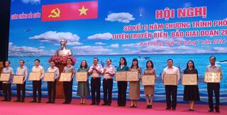 Ban Tuyên giáo Tỉnh uỷ Tây Ninh được khen thưởng thành tích xuất sắc 5 năm tuyên truyền biển, đảo