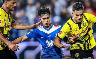 Dortmund thua sốc 0-4 trước CLB Thái Lan