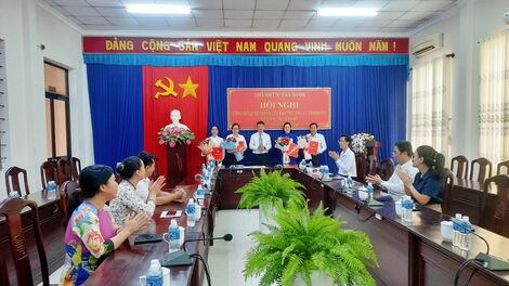 Thành uỷ Tây Ninh công bố quyết định về công tác cán bộ