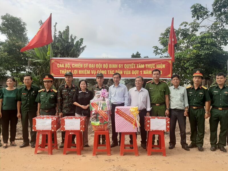 Lãnh đạo tỉnh thăm, động viên các đơn vị ra quân làm công tác dân vận tại Bến Cầu