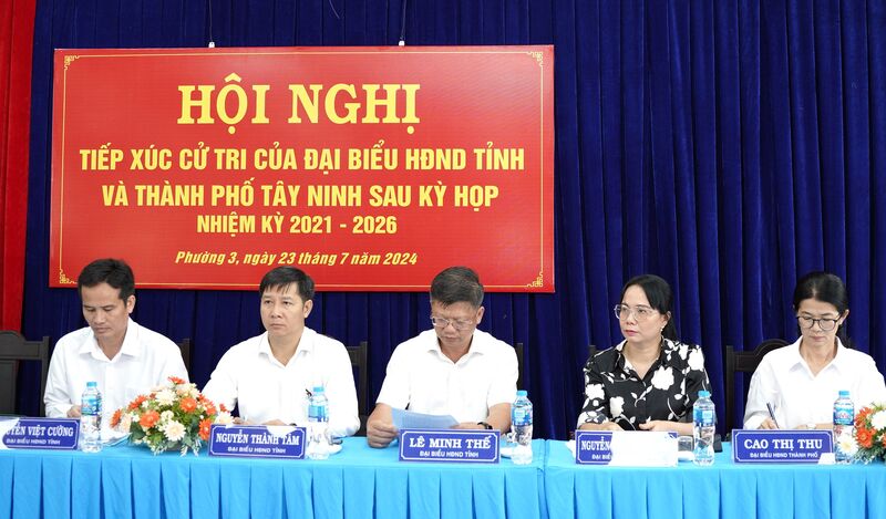 Cử tri phường 3 kiến nghị về hạ tầng giao thông và quy trình thu gom rác thải sinh hoạt