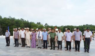 Công an Tây Ninh: Viếng, dâng hương tại Bia tưởng niệm Ban An ninh tỉnh Tây Ninh