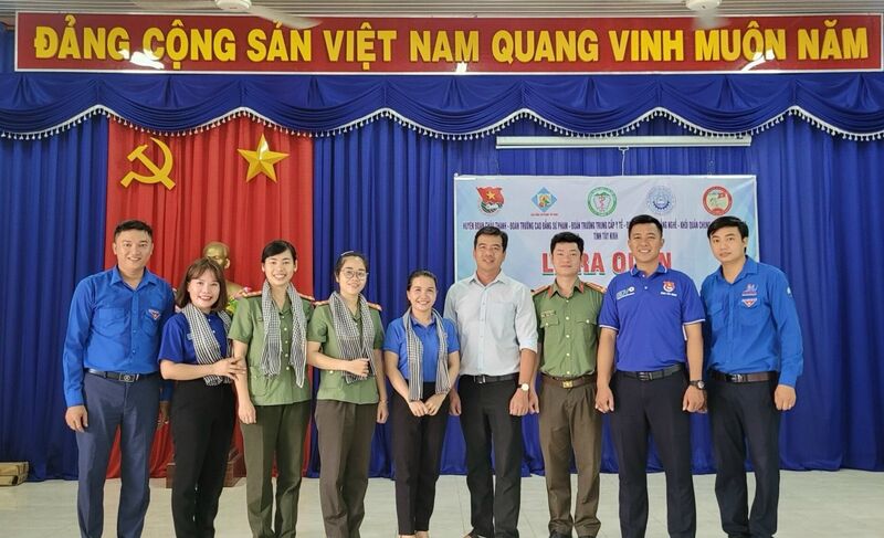 Những bóng hồng thầm lặng trên trận tuyến an ninh kinh tế