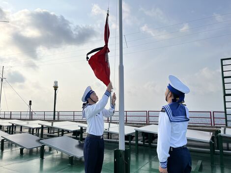 Quân  - dân Trường Sa và Nhà giàn DK1 treo cờ rủ, tiếc thương Tổng Bí thư Nguyễn Phú Trọng