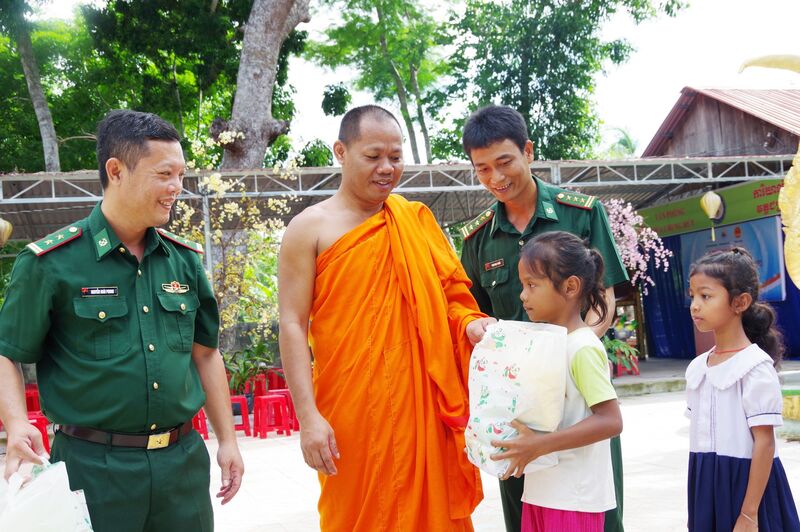 Đồn biên phòng Lò Gò: Chăm lo cho đồng bào, chiến sĩ có hoàn cảnh khó khăn trên biên giới