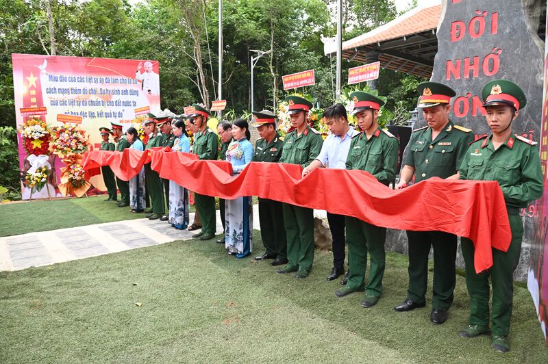 Khánh thành nhà bia tưởng niệm liệt sĩ Trung đoàn 271