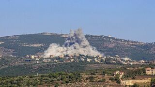 Israel tiếp tục không kích dữ dội Lebanon, thương vong bắt đầu tăng