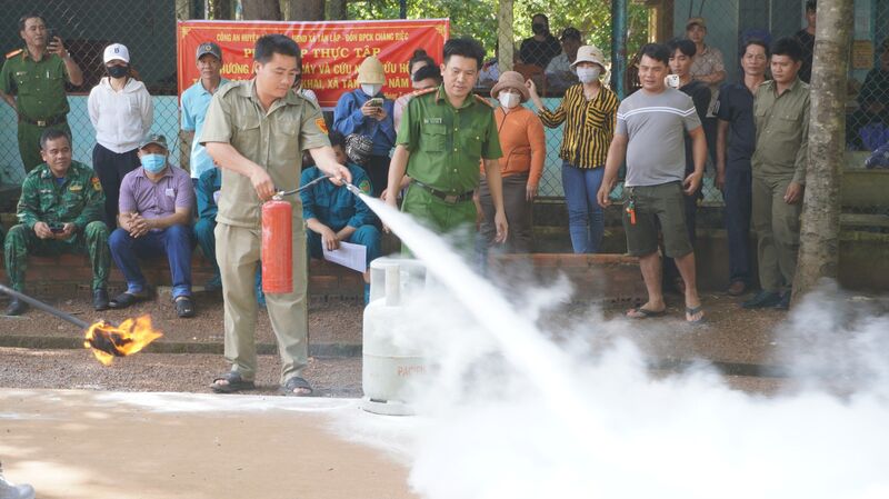 Tân Biên: Tuyên truyền, diễn tập phương án PCCC và CNCH