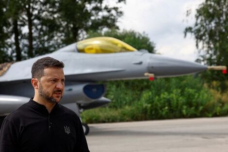 Tổng thống Zelensky xác nhận Ukraine bắt đầu triển khai máy bay F-16