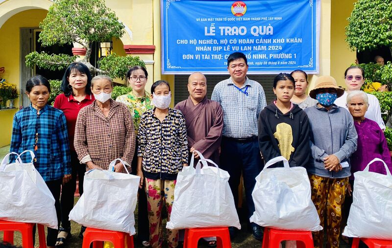 TP. Tây Ninh: Tặng 200 phần quà cho người đồng bào dân tộc, hộ có hoàn cảnh khó khăn nhân dịp lễ Vu lan 2024