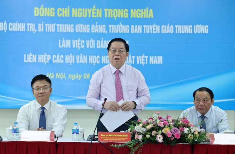 Khơi dậy, phát huy mạnh mẽ khát vọng cống hiến, năng lực sáng tạo của văn nghệ sĩ