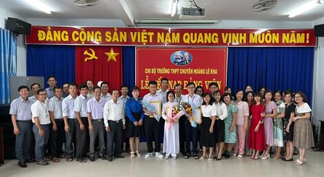 Chi bộ trường THPT Chuyên Hoàng Lê Kha: Điểm sáng trong thực hiện kết nạp đảng viên là học sinh