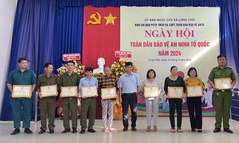 Long Chữ tổ chức “Ngày hội toàn dân bảo vệ ANTQ năm 2024”