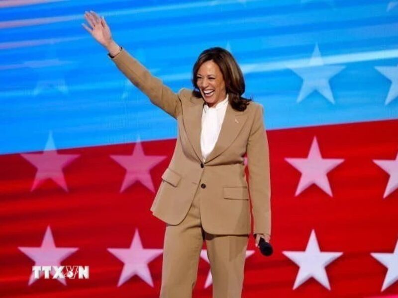 Tổng thống Joe Biden chính thức "trao ngọn đuốc" cho cấp phó Kamala Harris