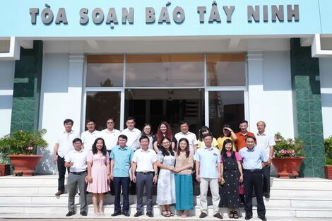 Báo Hà Tĩnh thăm, học tập kinh nghiệm tại Báo Tây Ninh