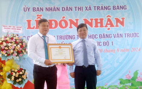 Trường tiểu học Đặng Văn Trước đạt chuẩn quốc gia