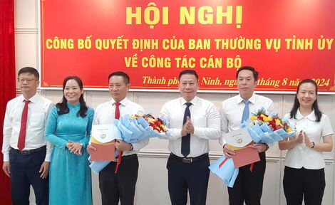 Ban Thường vụ Tỉnh ủy công bố quyết định về công tác cán bộ