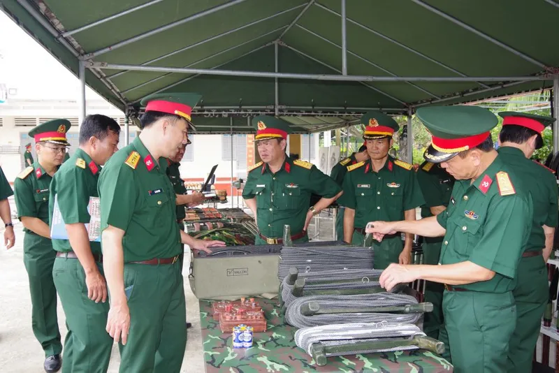 Binh chủng Công binh kiểm tra công tác kỹ thuật Công binh Sư đoàn 5