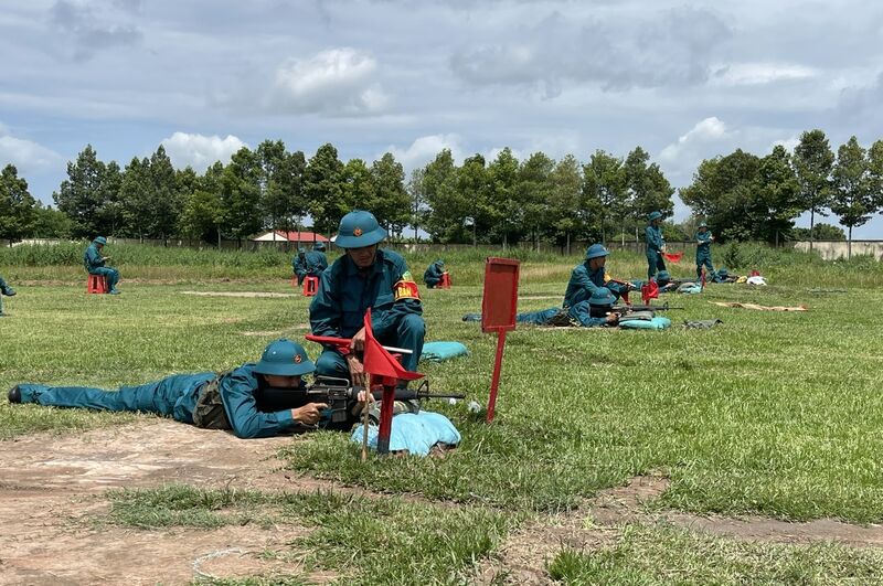 Hoà Thành: Kiểm tra bắn đạn thật cho dân quân tự vệ