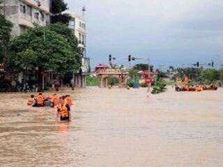 98 người chết và mất tích, 746 người bị thương do bão lũ