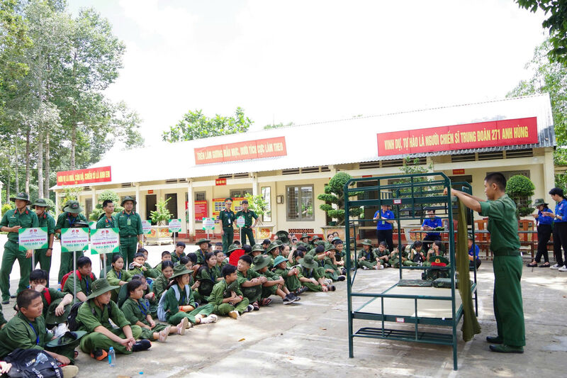 “Em yêu chiến sĩ Quân đội Nhân dân Việt Nam” – Sân chơi bổ ích, rèn luyện kỹ năng cho trẻ