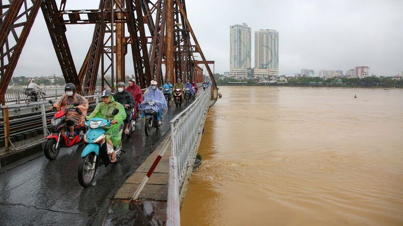 Mực nước các sông Hồng, Đuống giảm dần, Hà Nội rút lệnh báo động lũ sông Đà đoạn huyện Ba Vì