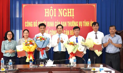 Năm 2024, toàn hệ thống chính trị tỉnh Tây Ninh thực hiện cuộc vận động “Đẩy mạnh học tập và làm theo tư tưởng, đạo đức, phong cách Hồ Chí Minh về thực hành tiết kiệm, đấu tranh phòng, chống tham nhũng, tiêu cực, lãng phí”.